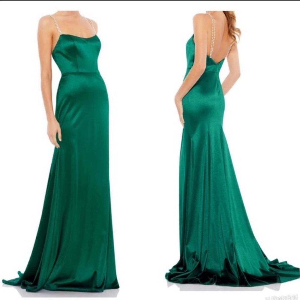 Mac Duggal Dresses / Mac Duggal Satin Sheath Gown Emerald size 2